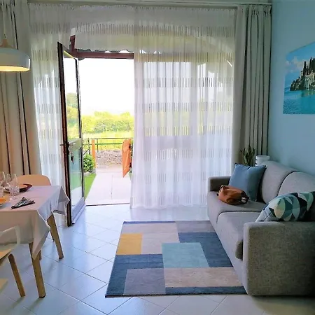 Stella Mit Garten Und Panoramablick
